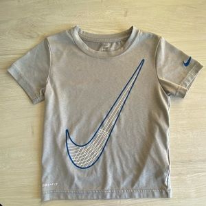Nike Dri-Fit Gray Boys size 6 T-Shirt